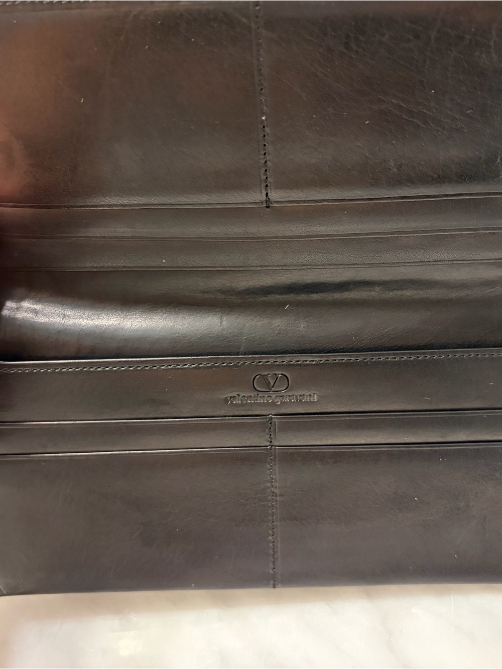 Valentino Garavani Bi-Fold Leather Wallet - Picture 3 of 13